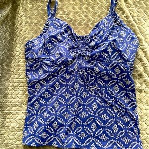 Lands End Tankini Top with underwire. Size 10DD
